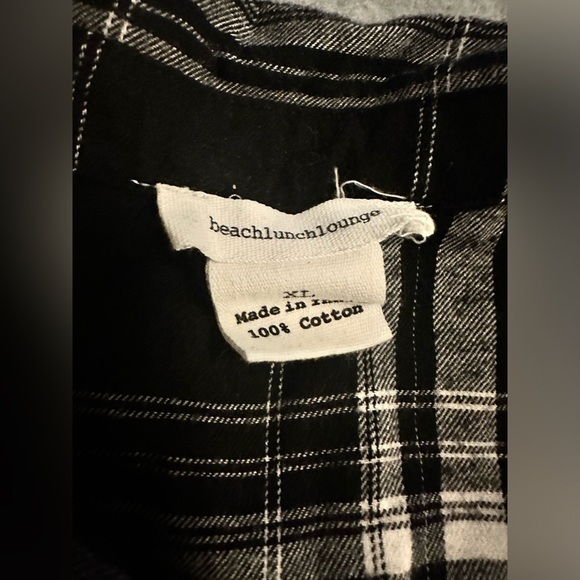 Beachlunchlounge black and white plaid long sleeve button up size XL - Picture 4 of 5